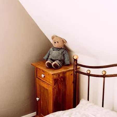 Gemuetliche Dachgeschosswohnung In Alter Dorfschule 公寓